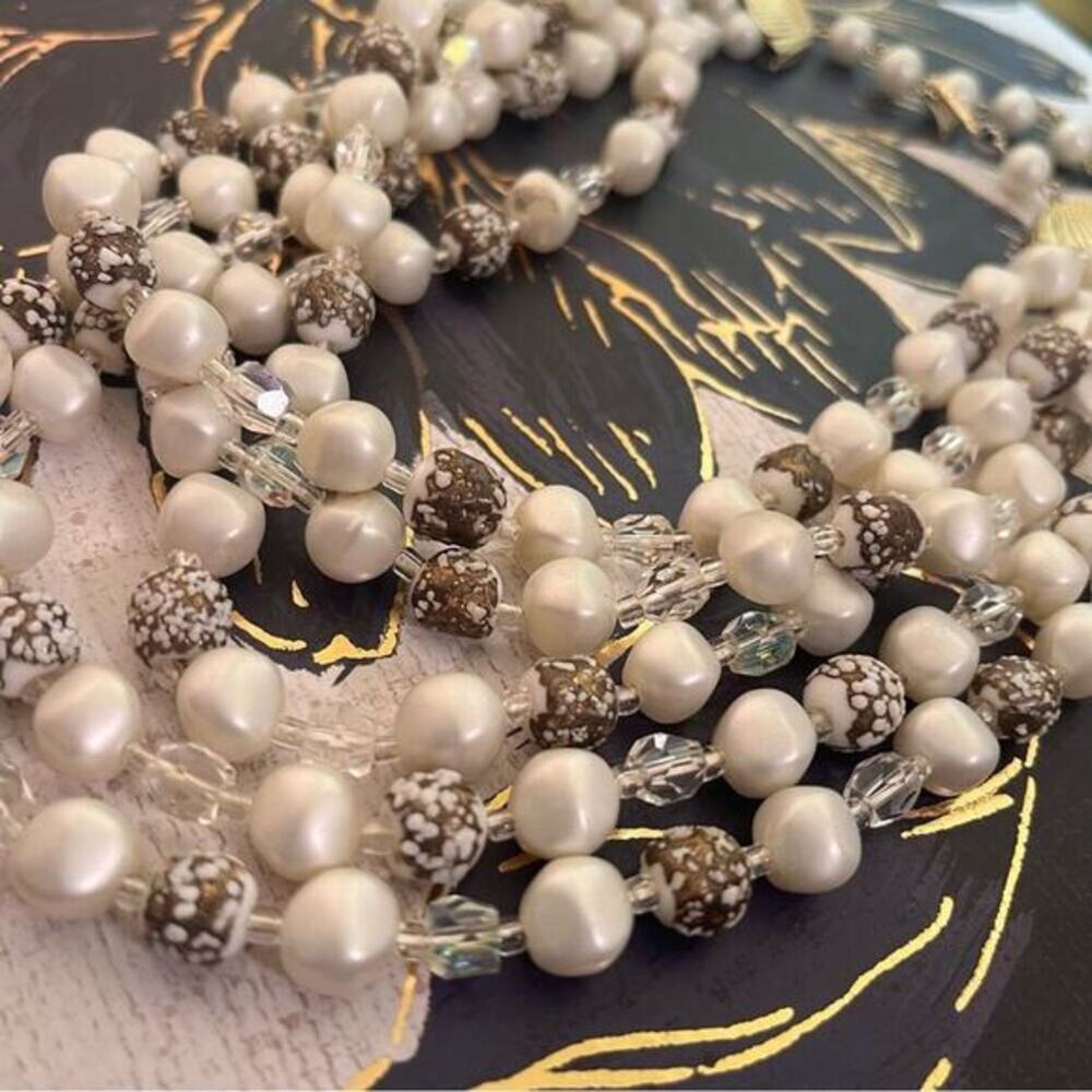Vintage 1940s Beachy Coastal White Faux Pearl Gold Shell Statement Necklace